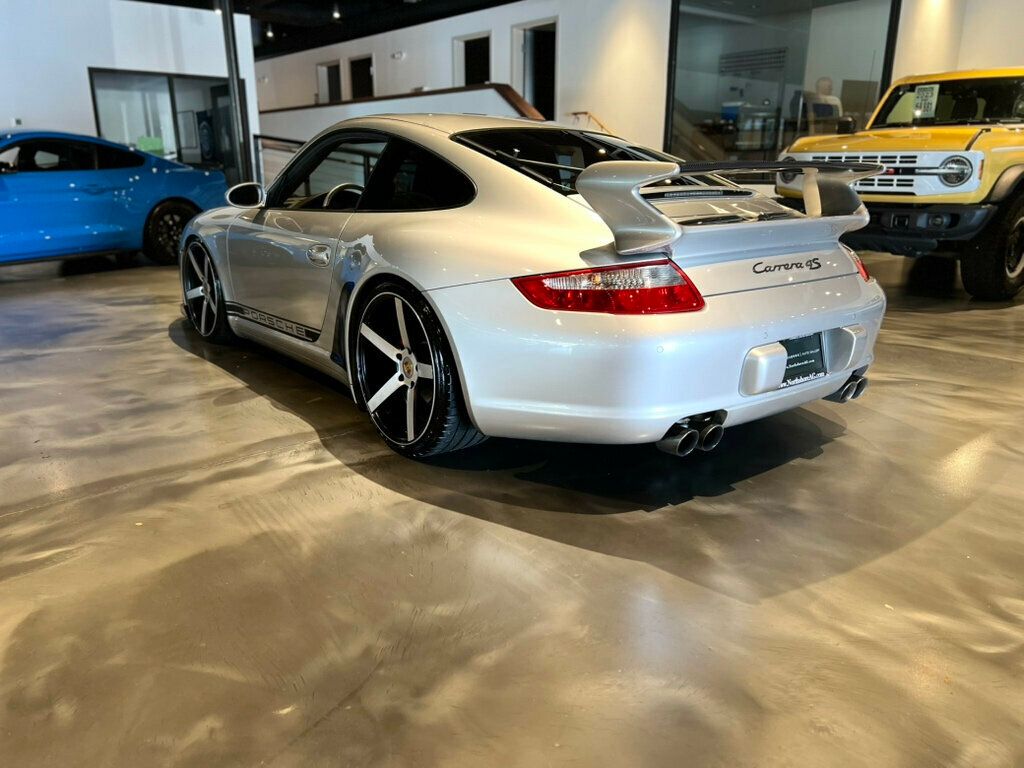 2007 Porsche 911 Coupe photo 3