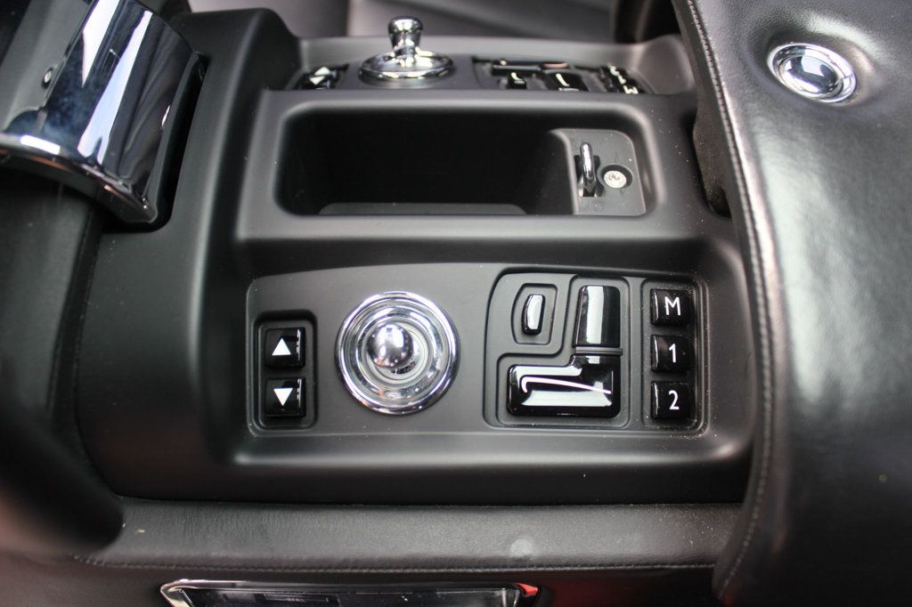2007 Rolls Royce Phantom photo 12