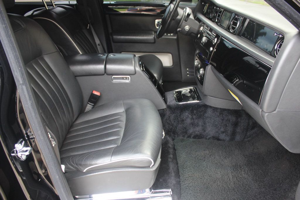 2007 Rolls Royce Phantom photo 23