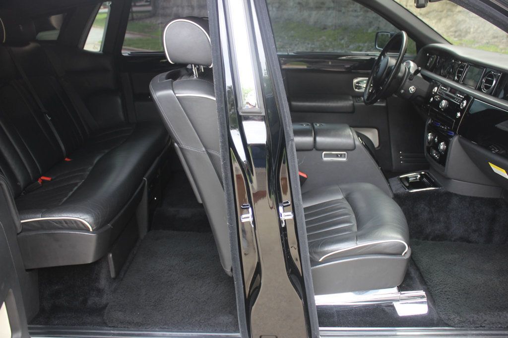 2007 Rolls Royce Phantom photo 26