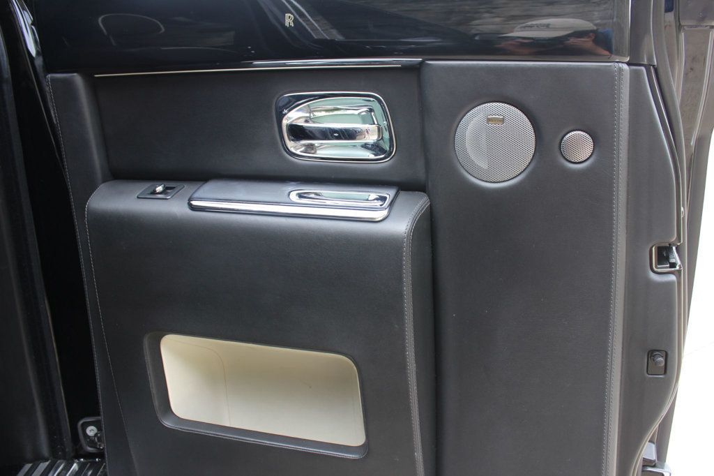 2007 Rolls Royce Phantom photo 40