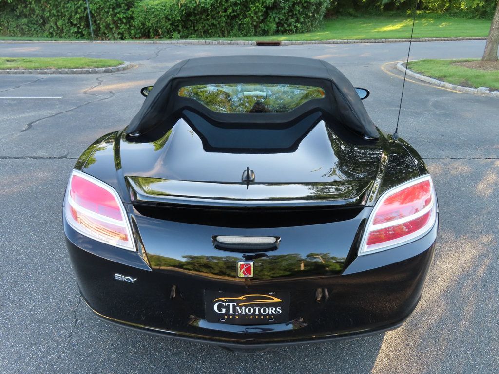 2007 Saturn Sky Convertible photo 15