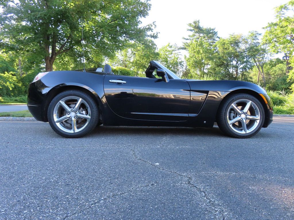 2007 Saturn Sky Convertible photo 17