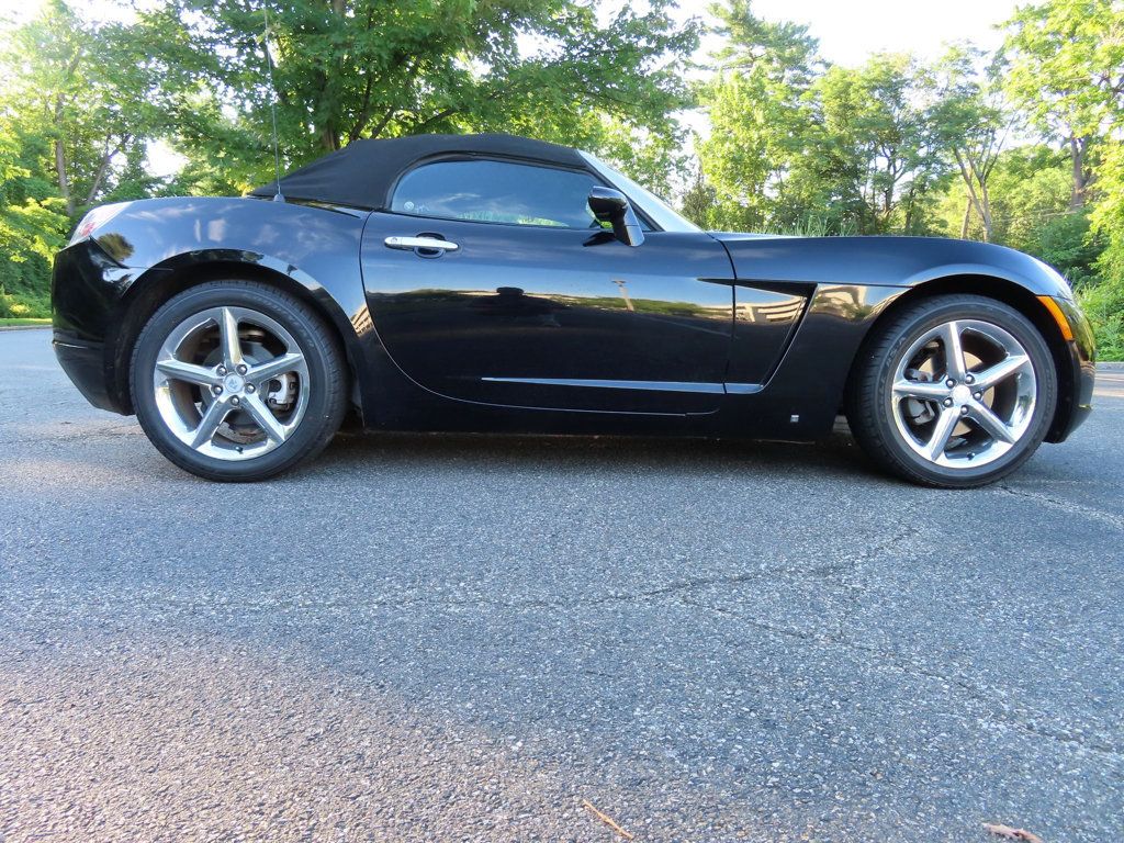 2007 Saturn Sky Convertible photo 18