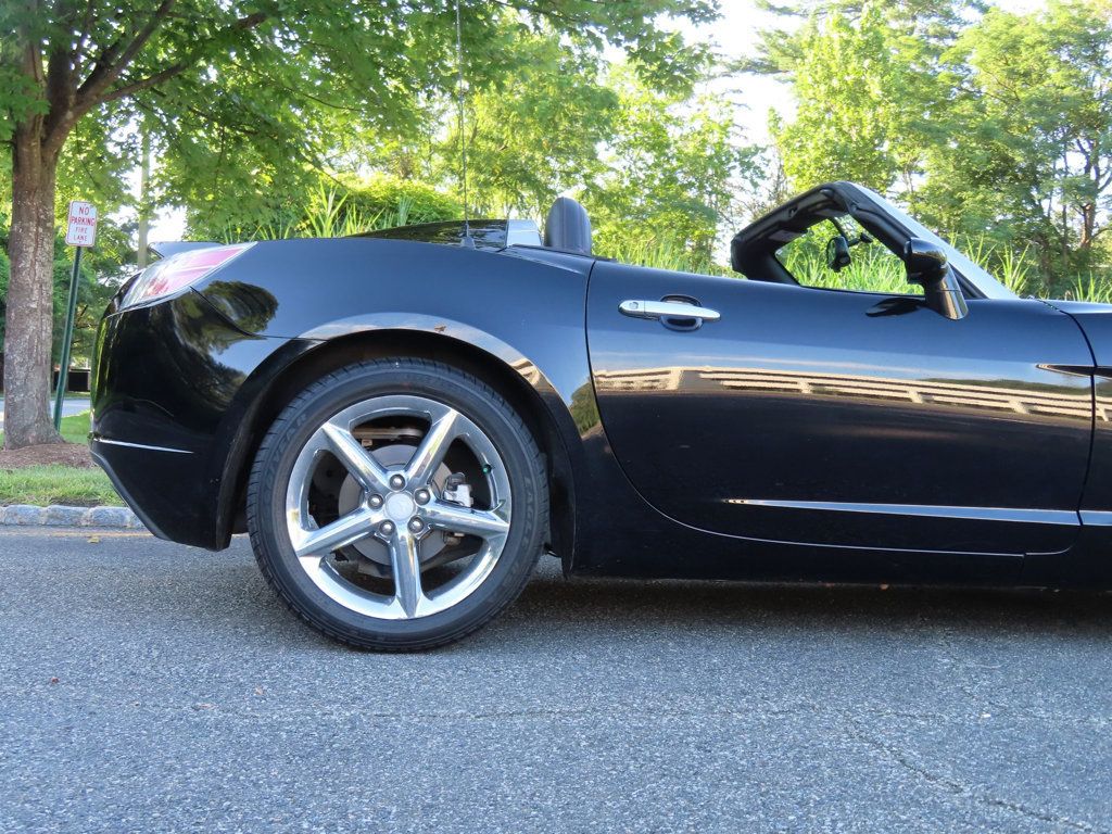 2007 Saturn Sky Convertible photo 19