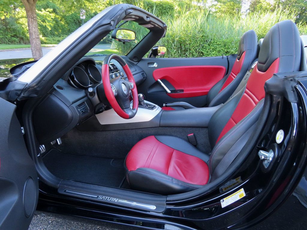 2007 Saturn Sky Convertible photo 22