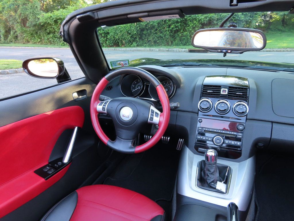 2007 Saturn Sky Convertible photo 27