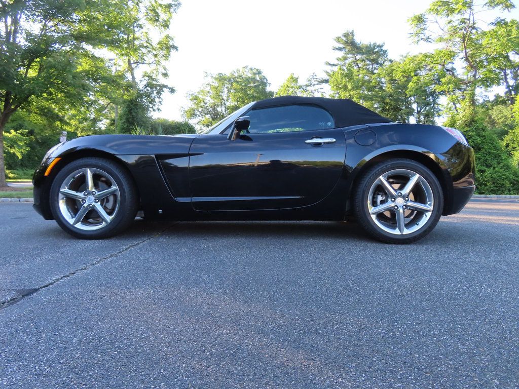 2007 Saturn Sky Convertible photo 9