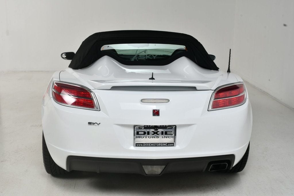 2007 Saturn Sky Convertible photo 11