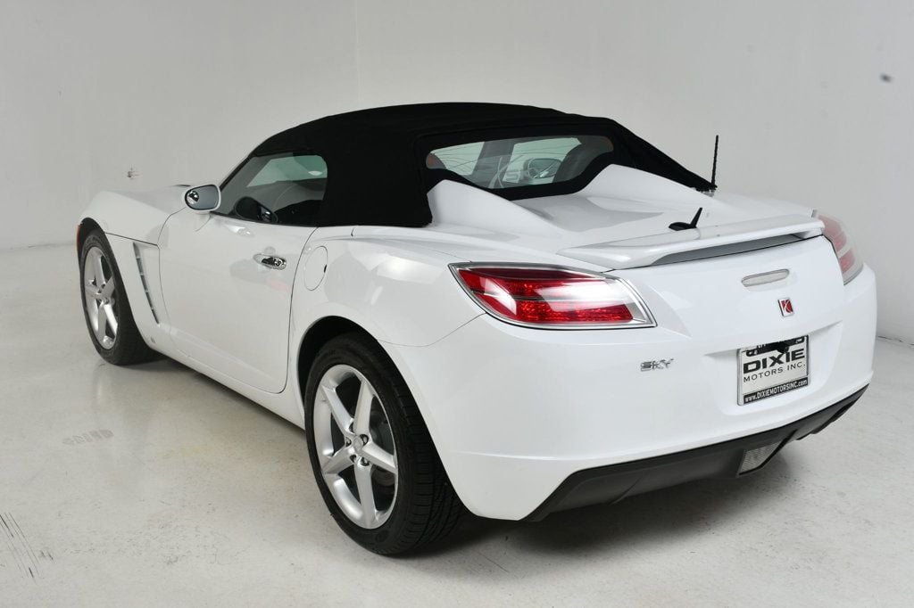 2007 Saturn Sky Convertible photo 12