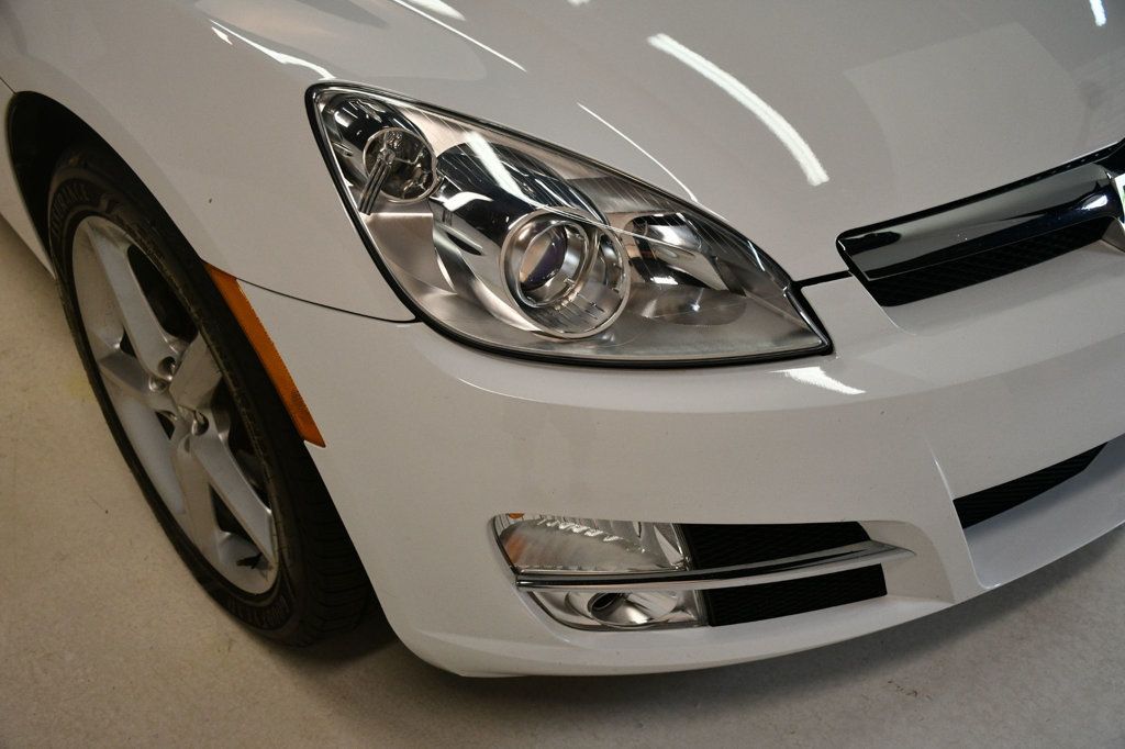 2007 Saturn Sky Convertible photo 14