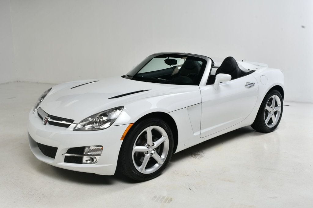 2007 Saturn Sky Convertible photo 2