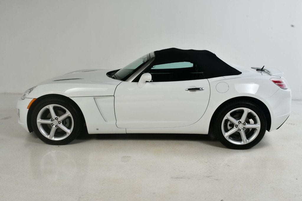 2007 Saturn Sky Convertible photo 3