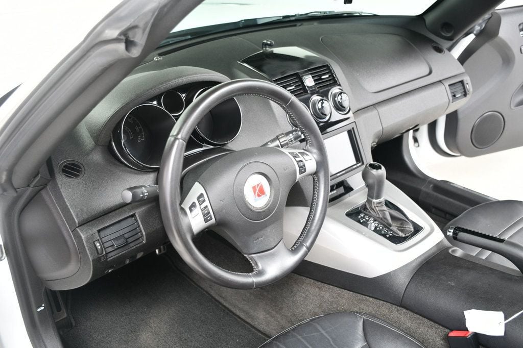 2007 Saturn Sky Convertible photo 30