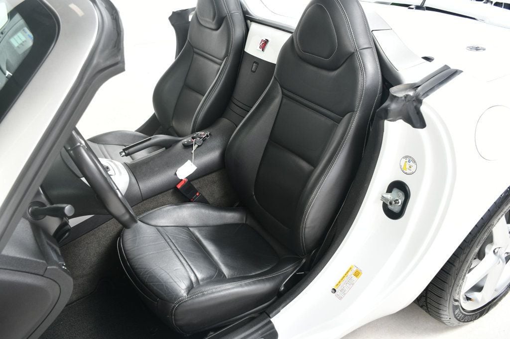 2007 Saturn Sky Convertible photo 31