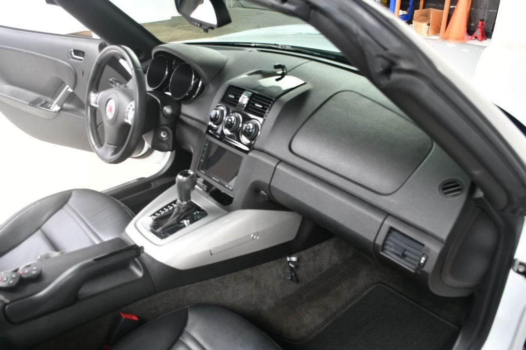 2007 Saturn Sky Convertible photo 33