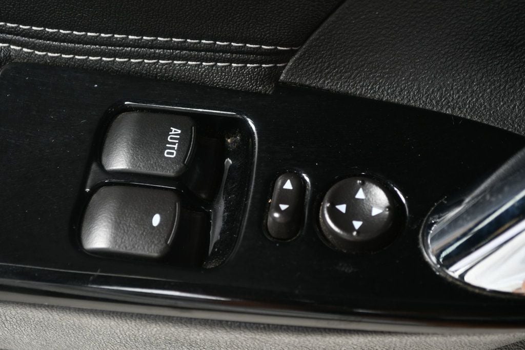 2007 Saturn Sky Convertible photo 35