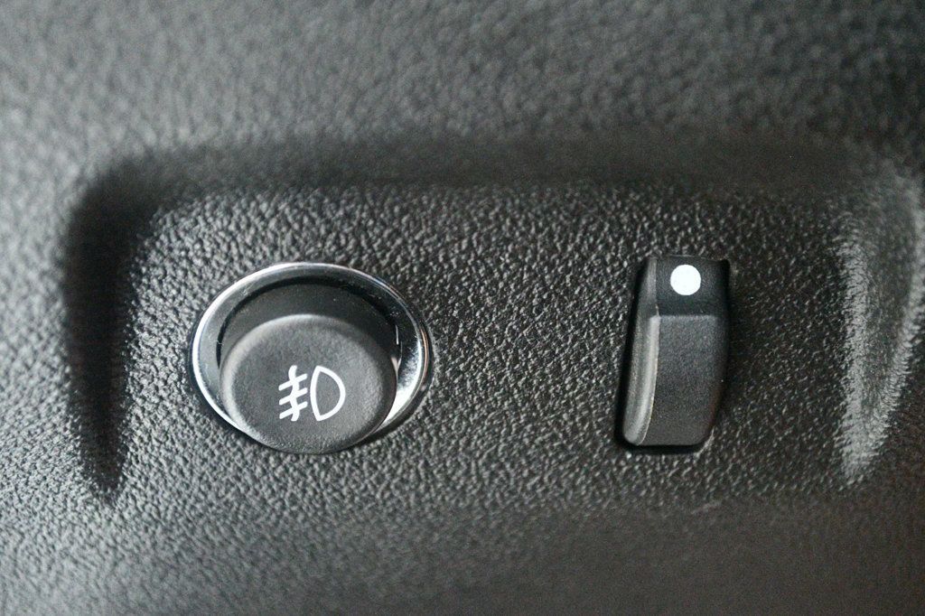 2007 Saturn Sky Convertible photo 37