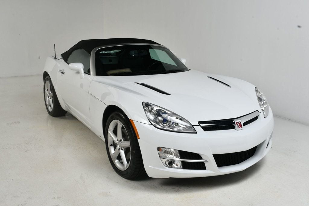 2007 Saturn Sky Convertible photo 4