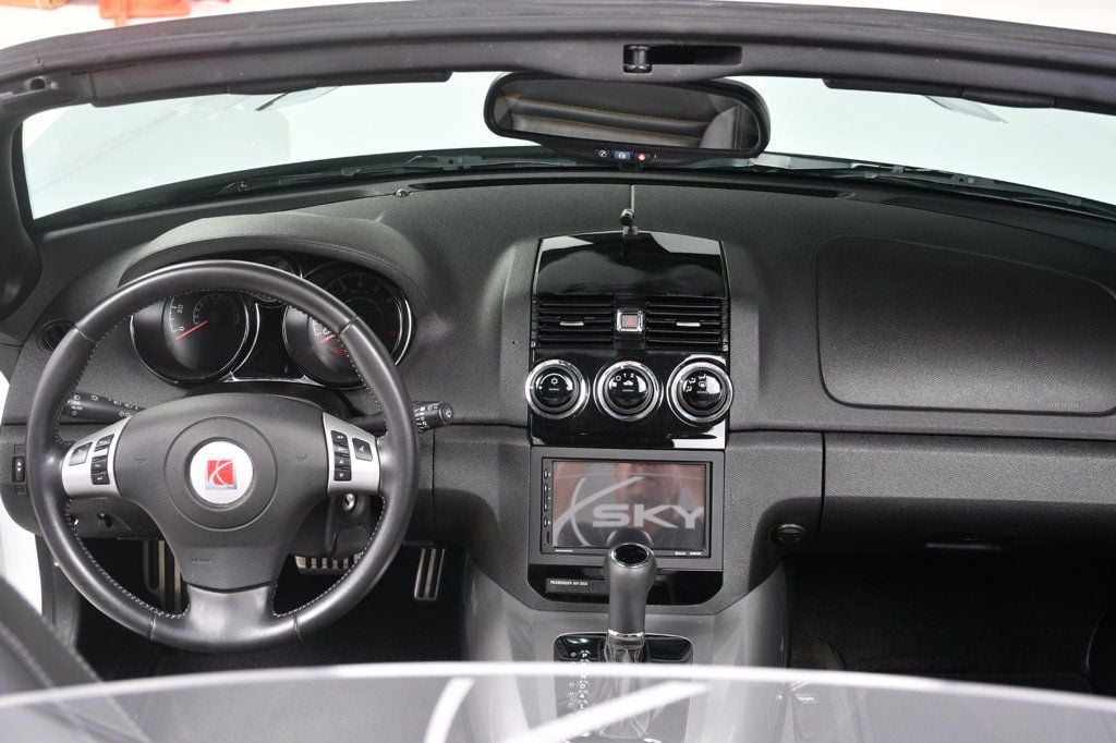 2007 Saturn Sky Convertible photo 5