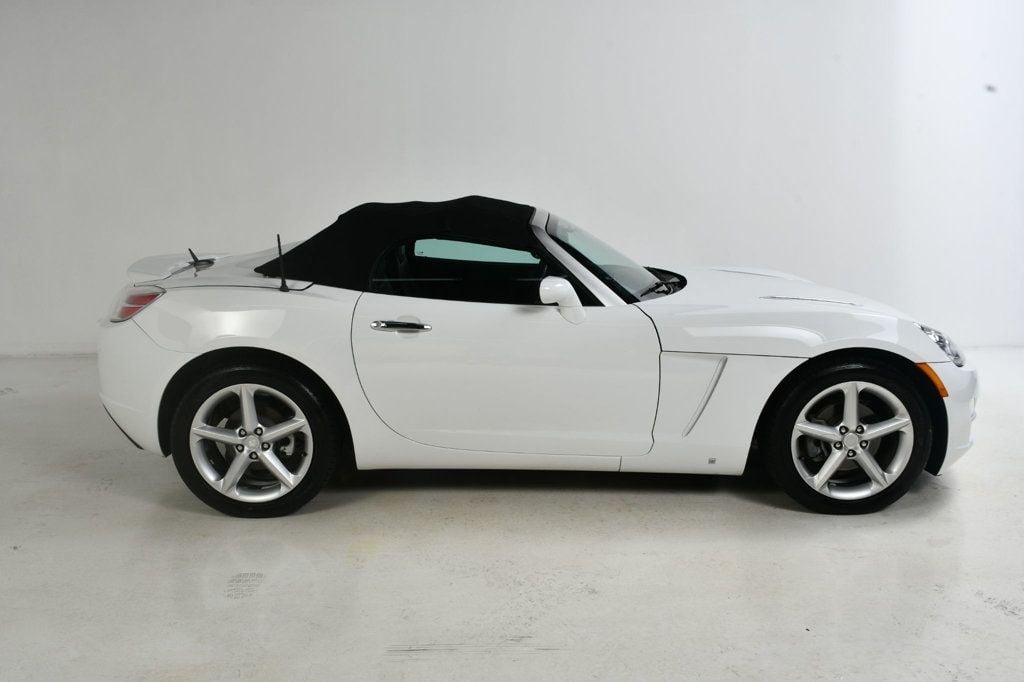 2007 Saturn Sky Convertible photo 9