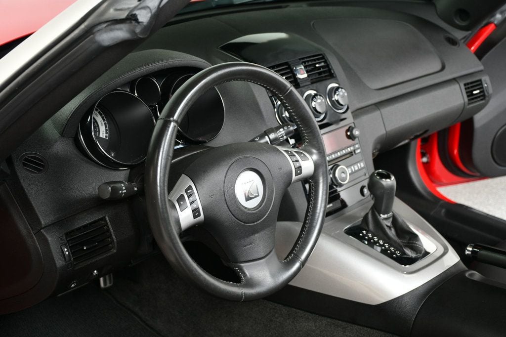 2007 Saturn Sky 2dr Convertible Red Line - 23030397 - 31