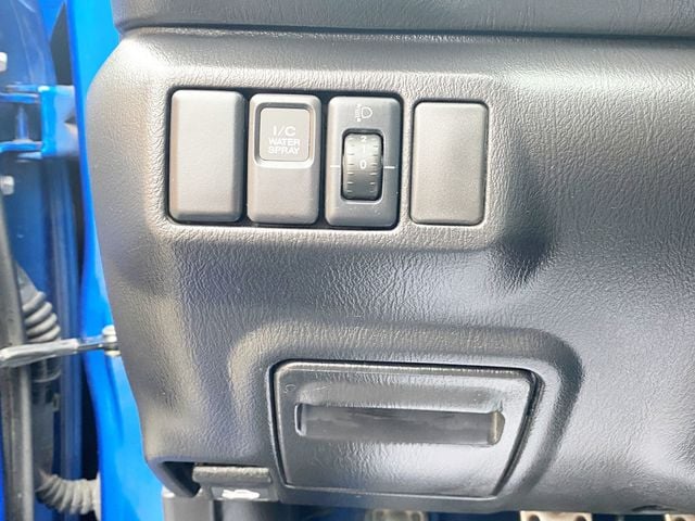 2007 Subaru Impreza Sedan 4dr H4 Turbo WRX STI w/Gold Wheels - 22995419 - 22