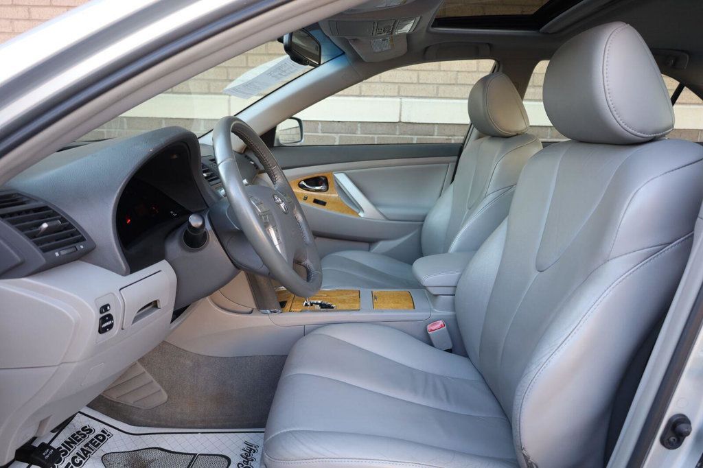 Toyota Camry photo 17