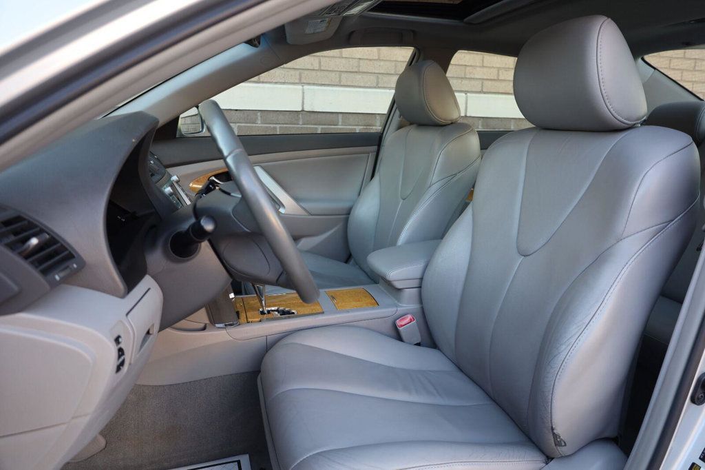 Toyota Camry photo 18