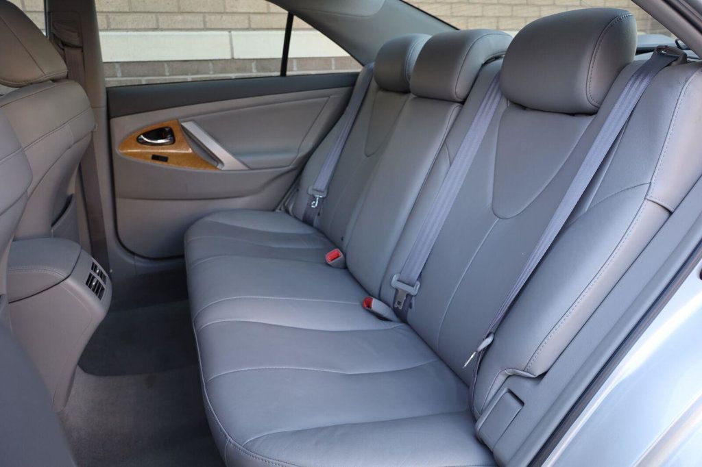 Toyota Camry photo 23