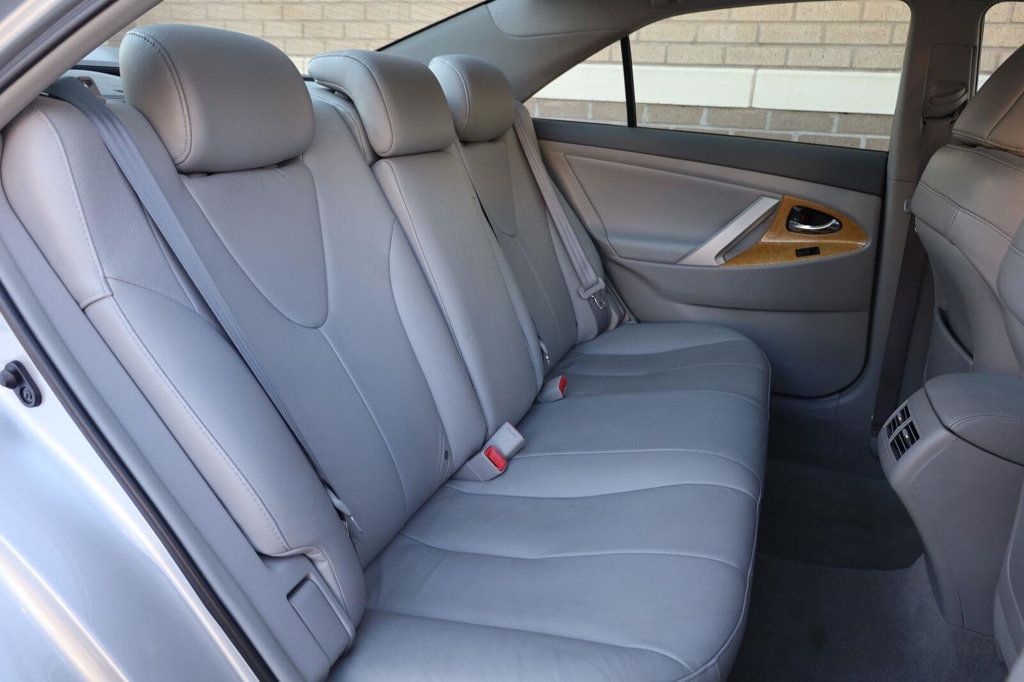 Toyota Camry photo 25
