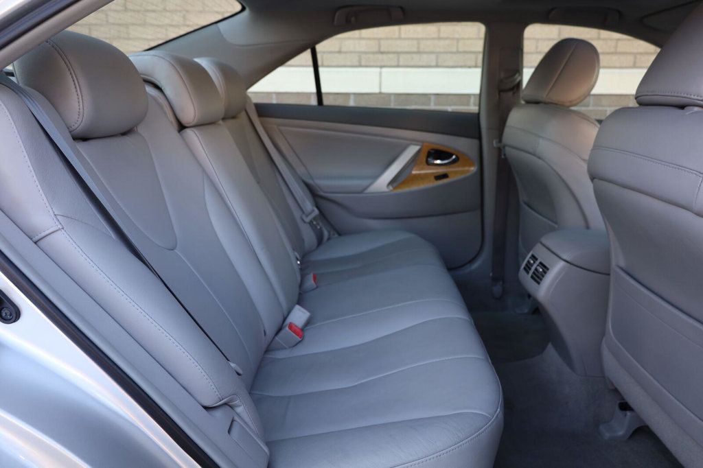 Toyota Camry photo 26