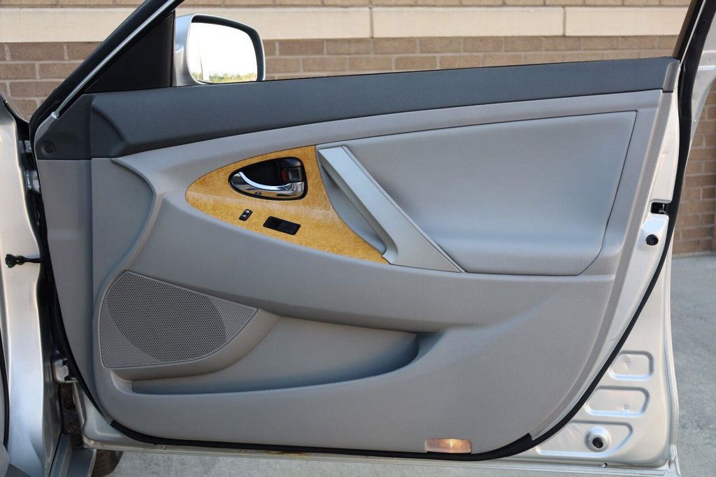 Toyota Camry photo 27
