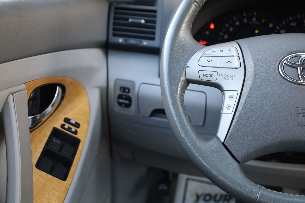 Toyota Camry photo 33