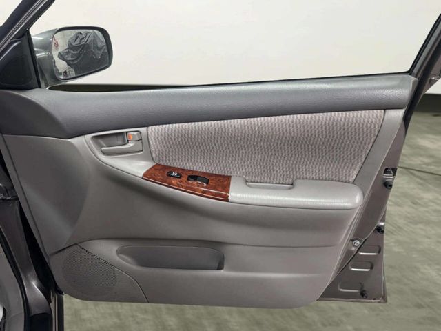 2007 Toyota Corolla 4dr Sedan Automatic LE - 22974783 - 17