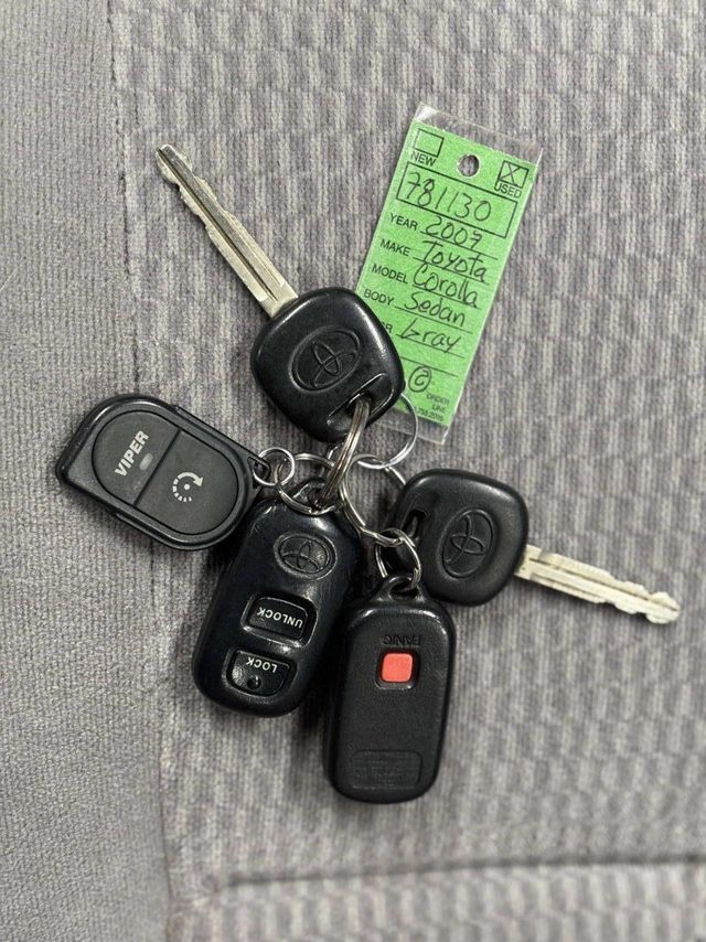 2007 Toyota Corolla 4dr Sedan Automatic LE - 22974783 - 32