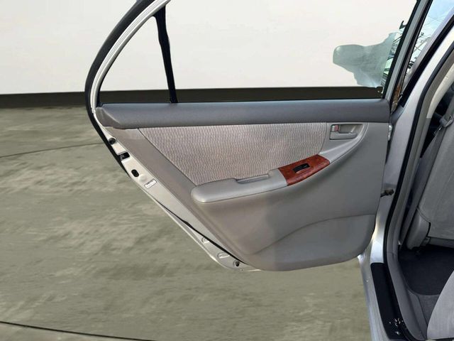 2007 Toyota Corolla 4dr Sedan Automatic LE - 23010046 - 11