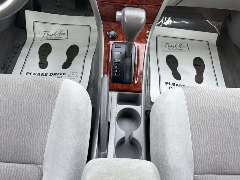 2007 Toyota Corolla 4dr Sedan Automatic LE - 23010046 - 19