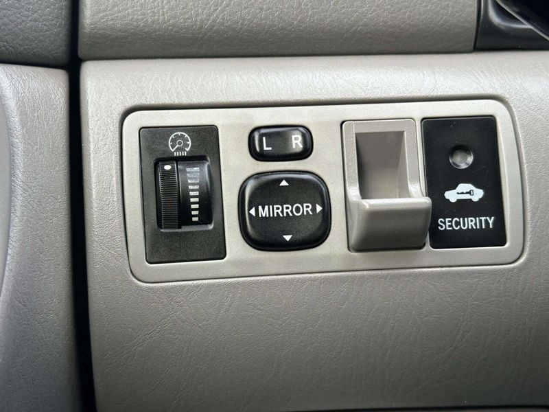 2007 Toyota Corolla 4dr Sedan Automatic LE - 23010046 - 28