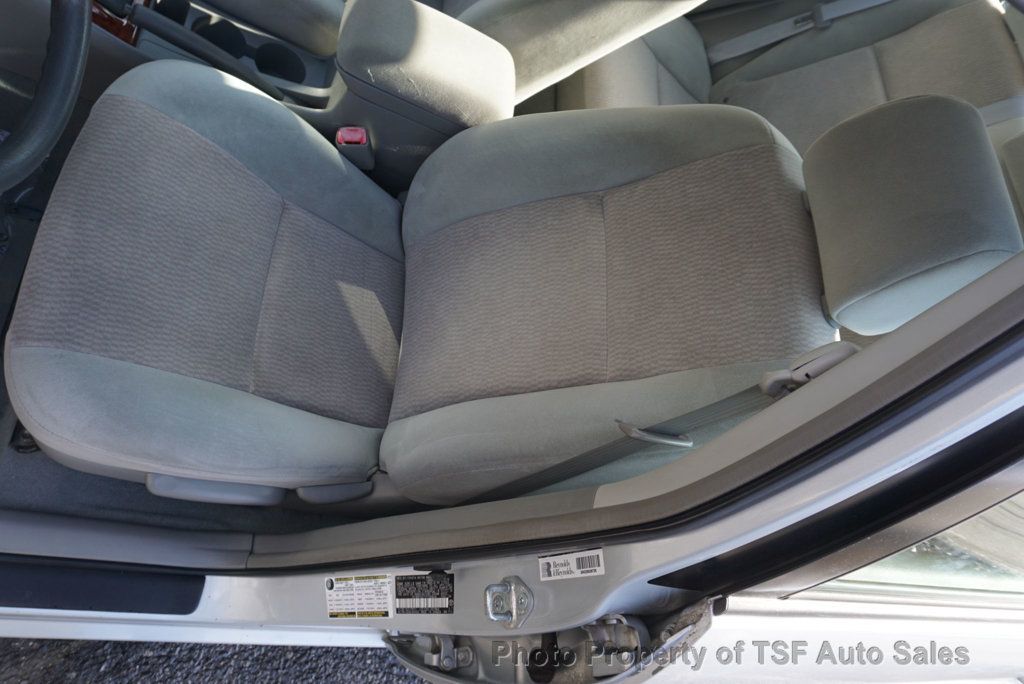 2007 Toyota Corolla 4dr Sedan Automatic LE 1-OWNER CLEAN CARFAX EXTREMELY LOW MILES  - 22975374 - 11