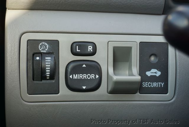 2007 Toyota Corolla 4dr Sedan Automatic LE 1-OWNER CLEAN CARFAX EXTREMELY LOW MILES  - 22975374 - 27