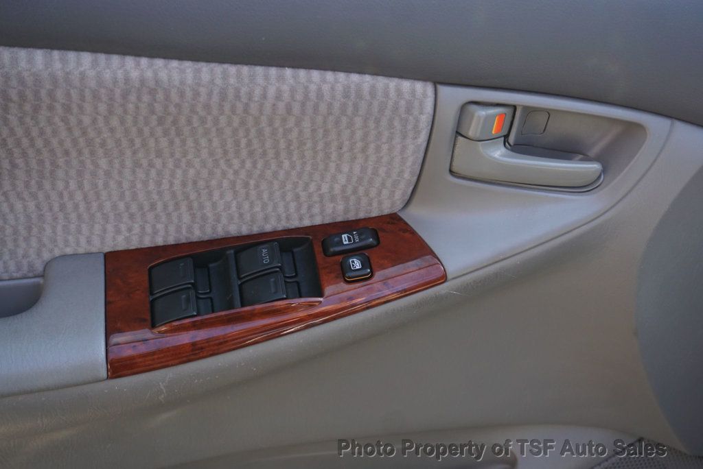 2007 Toyota Corolla 4dr Sedan Automatic LE 1-OWNER CLEAN CARFAX EXTREMELY LOW MILES  - 22975374 - 28