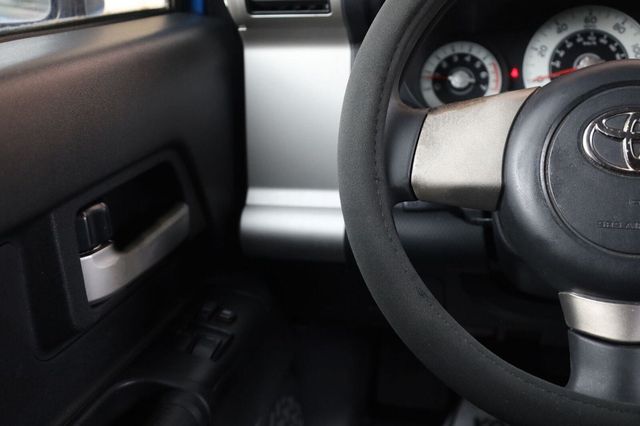 2007 Toyota FJ Cruiser 2dr Hatchback GL Automatic - 23079330 - 25