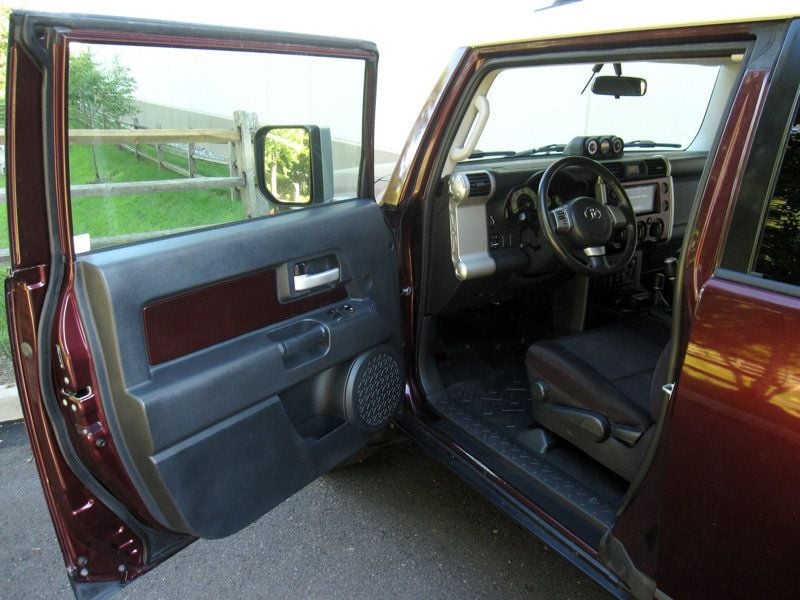 2007 Toyota FJ Cruiser Base photo 16