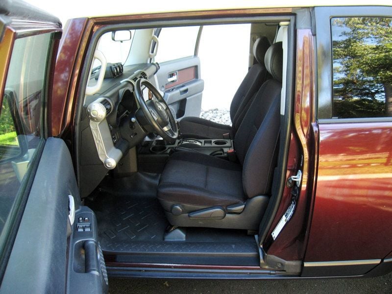 2007 Toyota FJ Cruiser Base photo 17