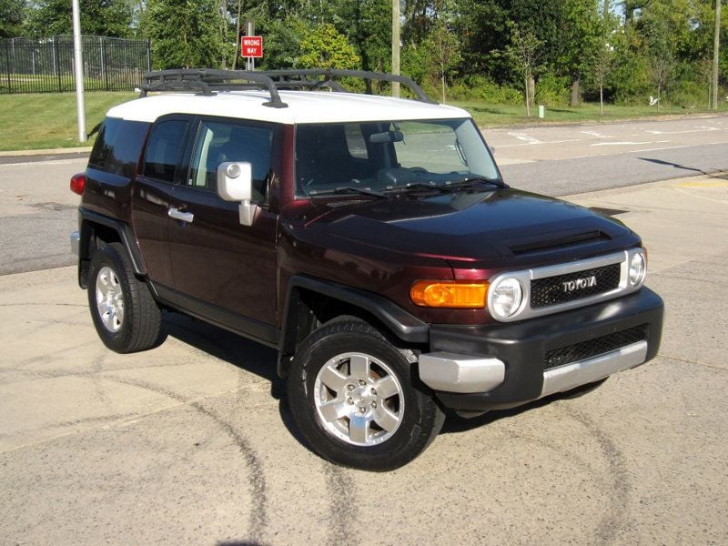 2007 Toyota FJ Cruiser Base photo 2