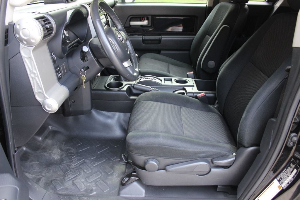 2007 Toyota FJ Cruiser Base photo 10
