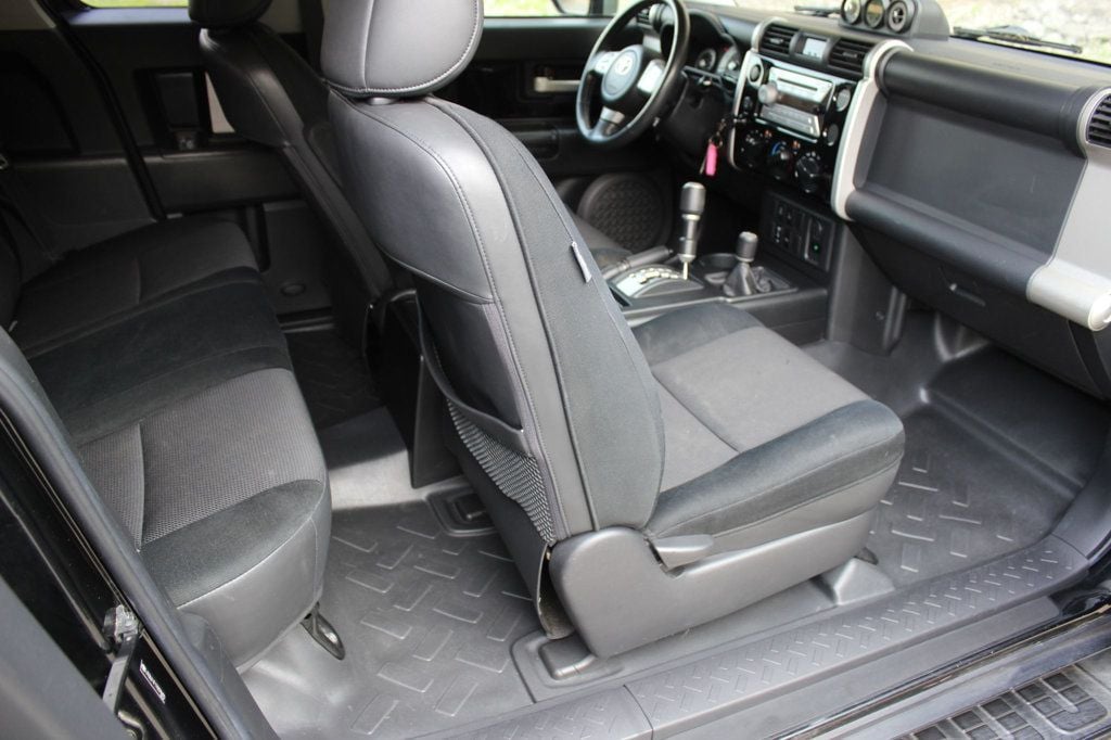2007 Toyota FJ Cruiser Base photo 17