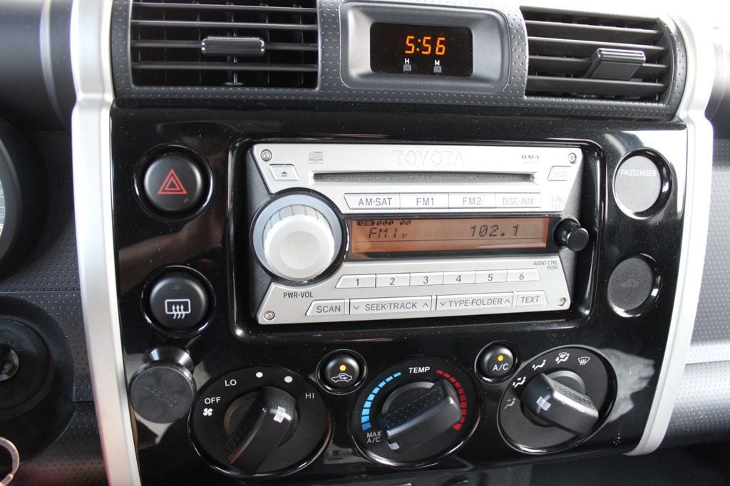 2007 Toyota FJ Cruiser Base photo 24