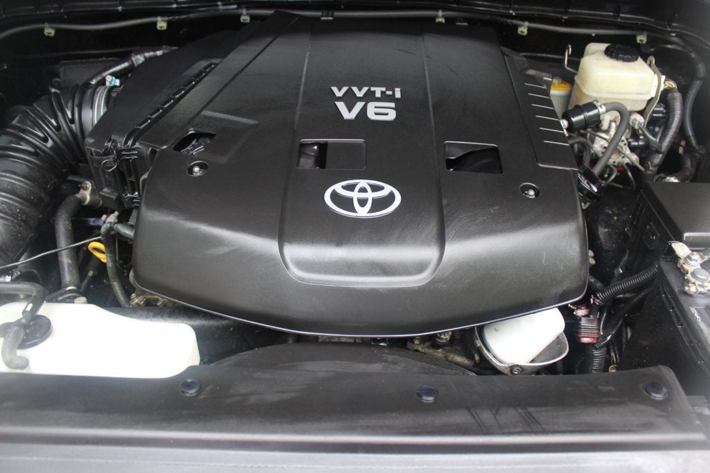 2007 Toyota FJ Cruiser Base photo 26